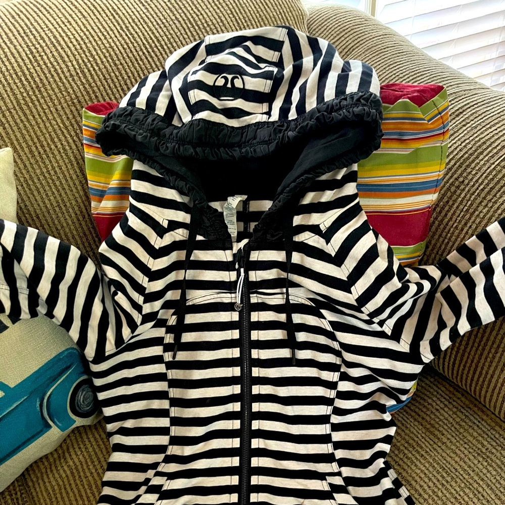 Lululemon scuba jacket like new